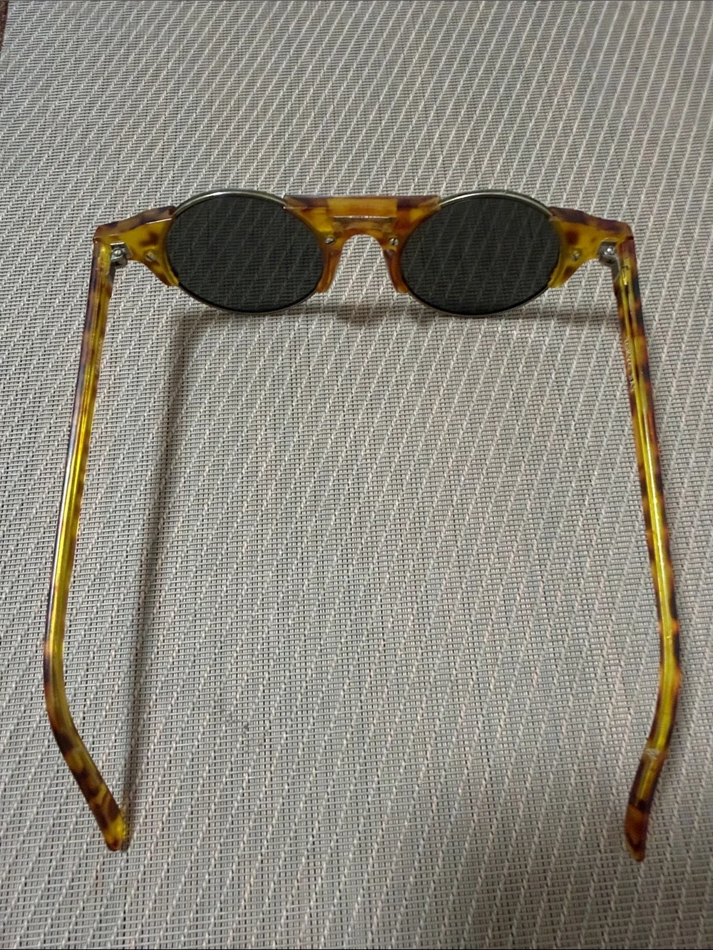TokyoBay Round Tortoiseshell Sunglasses with Dark Lenses unisex